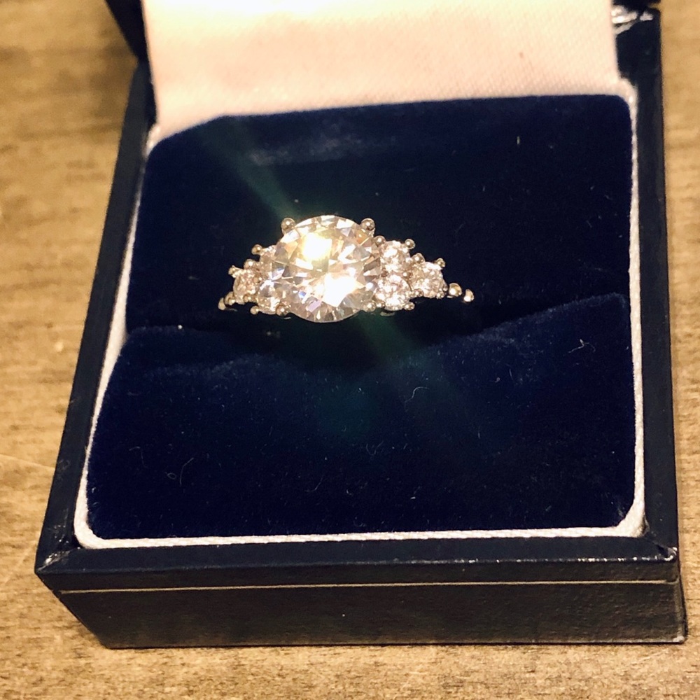 Sterling Silver CZ Cluster Fashion/Promise Ring